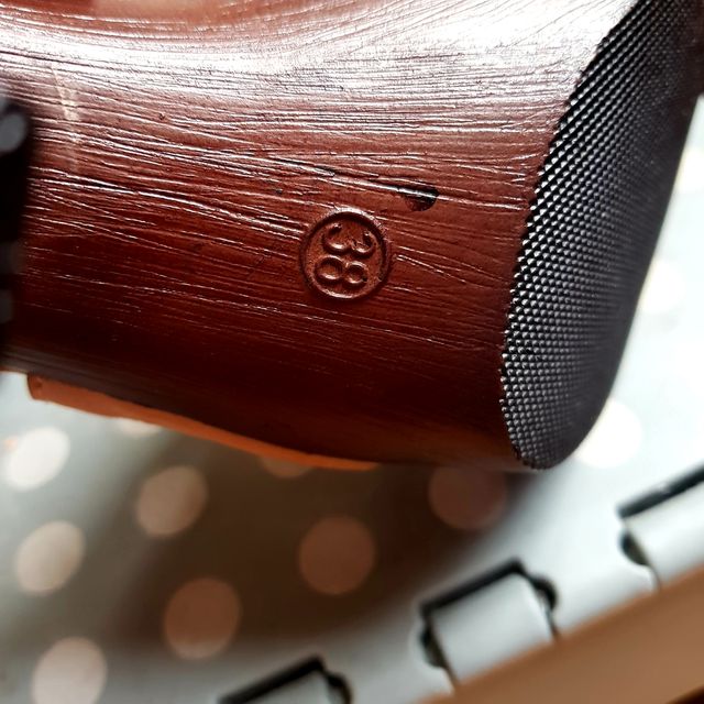 Zapatos beige mujer tacón