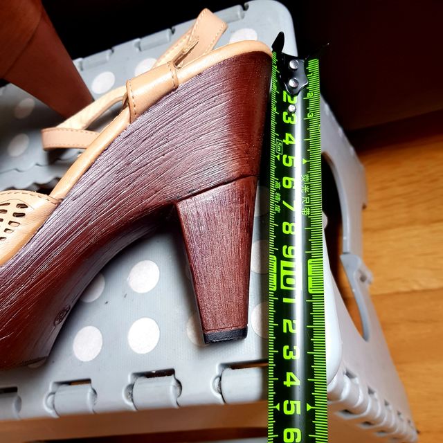 Zapatos beige mujer tacón