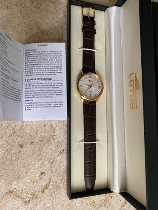 Reloj Lotus Hombre - Elegante Dorado