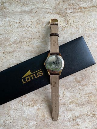 Reloj Lotus Hombre - Elegante Dorado
