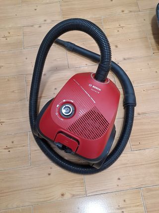 Aspiradora Bosch Serie |2 roja