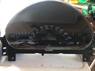 Cuadro mandos Mercedes A168