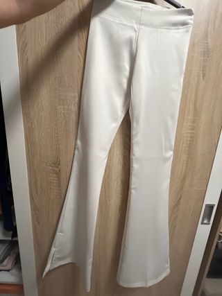 Pantalones campana blancos