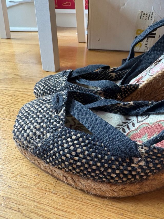 Sandalias esparto negras y beige