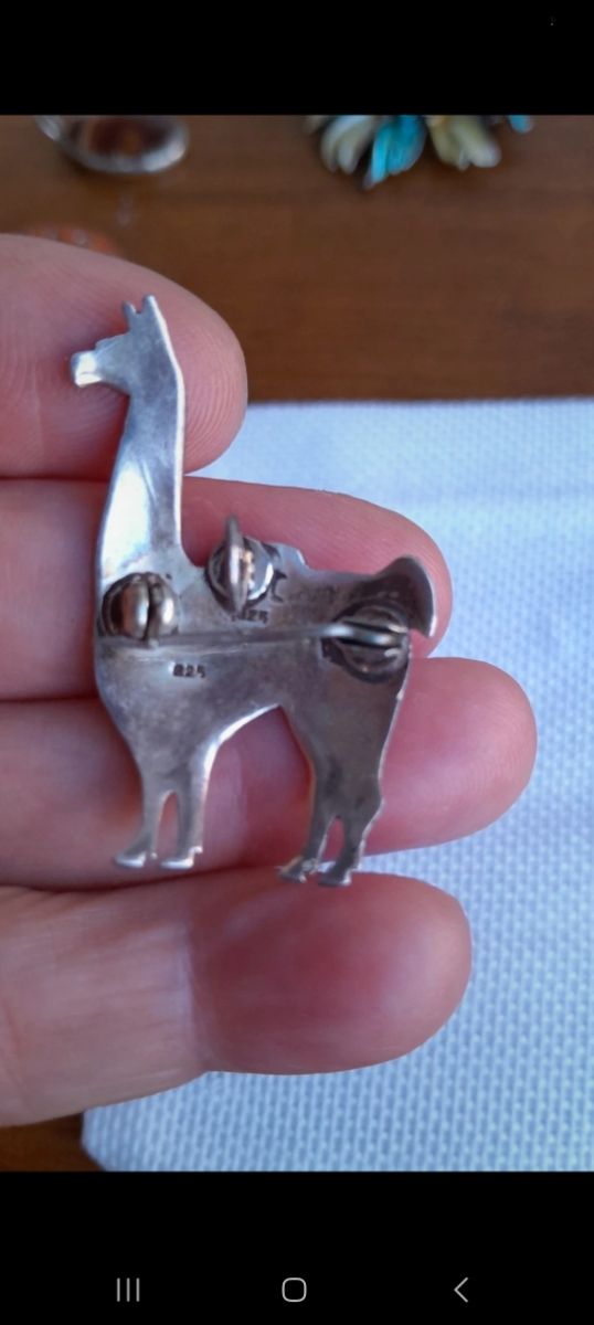 Broche llama vintage rojo plata