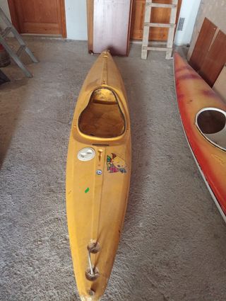 Kayak piragua amarillo