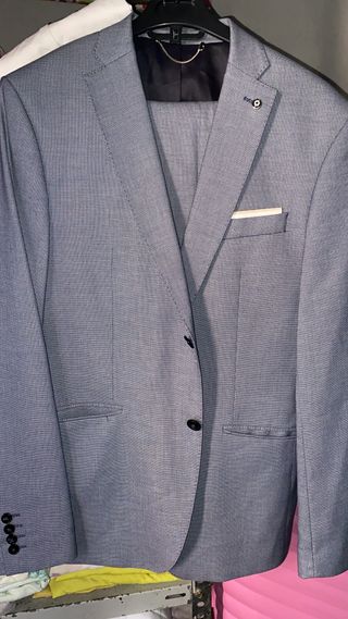 Traje gris hombre