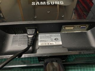 Monitor LCD Samsung P2050 20"