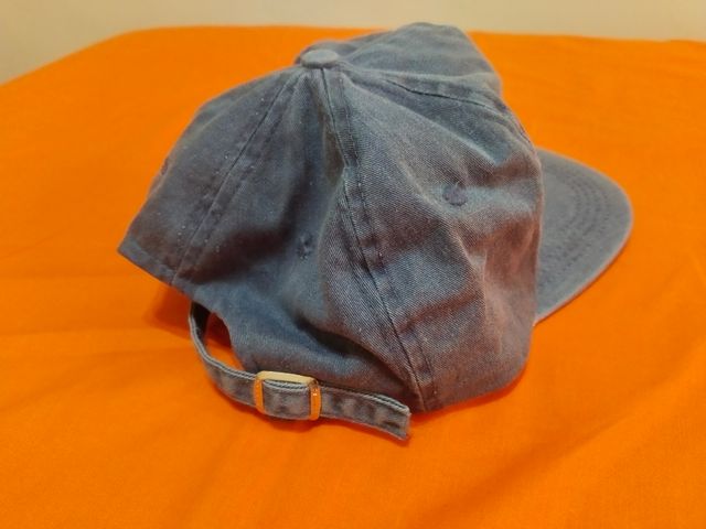 Gorra azul estilo vintage