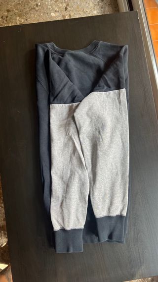 Sudadera Jordan gris-negra