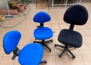 3 Sillas Oficina - 2 Azules, 1 Negra