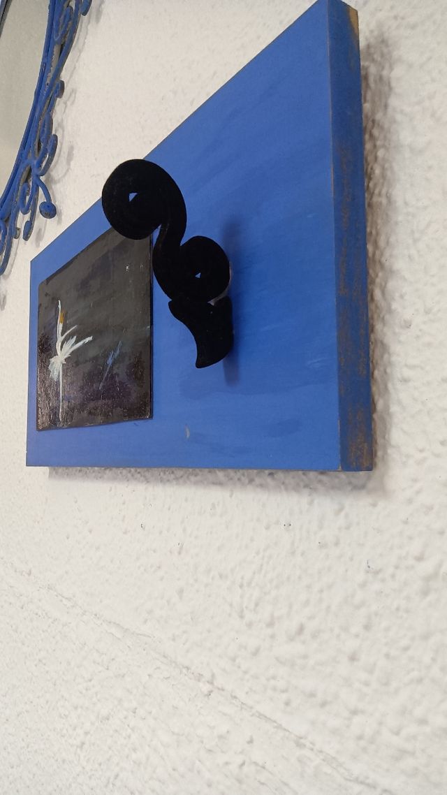 Percha bailarina azul - Madera