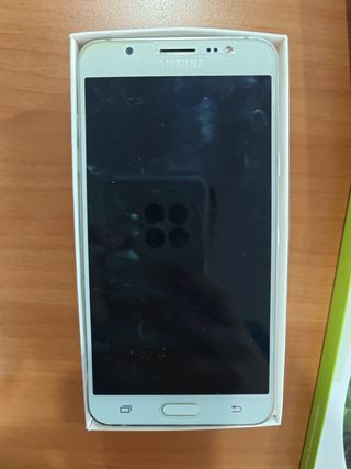 Samsung Galaxy J7 bianco