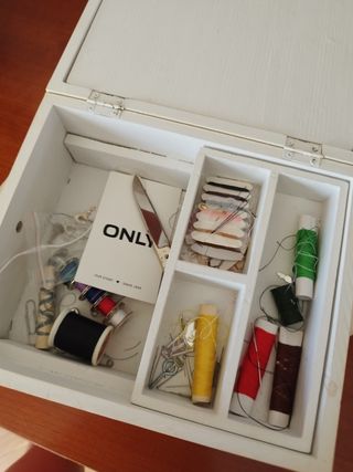 Costurero madera blanco vintage