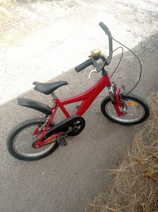 Bicicleta roja niño