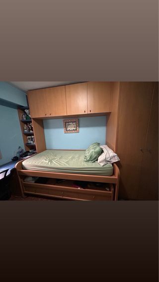 Habitación juvenil:cama nido,armarios y escritorio