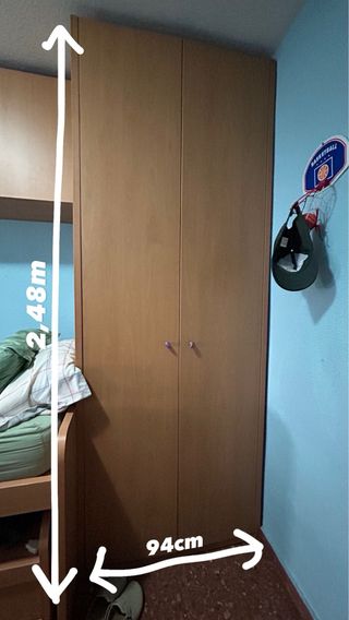 Habitación juvenil:cama nido,armarios y escritorio