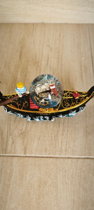 Souvenir Venezia: Gondola con sfera di neve