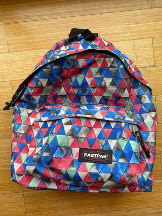 Mochila Eastpak estampada