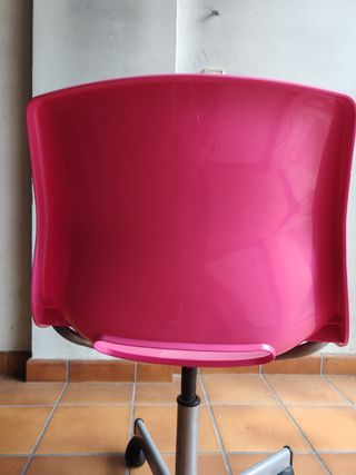 Silla giratoria rosa niña