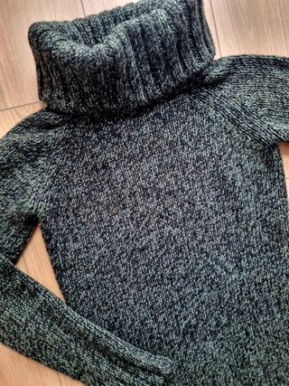 Jersey cuello vuelto verde oliva