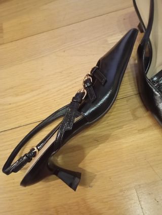 Zapato negro tacón aguja