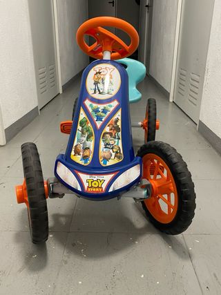 Coche de pedales Toy Story