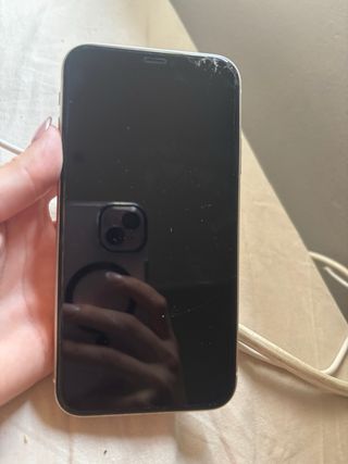 iPhone 11 blanco/dorado
