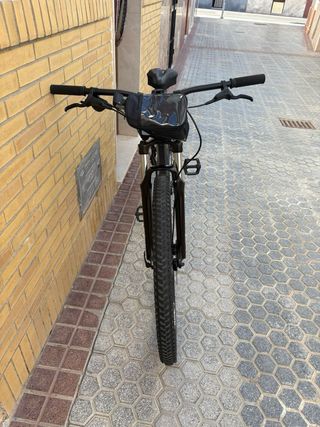 Bicicleta montaña 29" prácticamente nueva