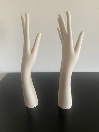 Esculturas figuras manos