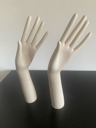 Esculturas figuras manos