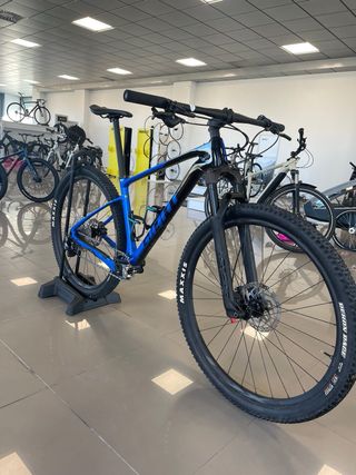 Bicicleta Giant XTC - MTB Carbono