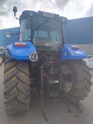 TRACTOR New Holland T5.120 + Pala