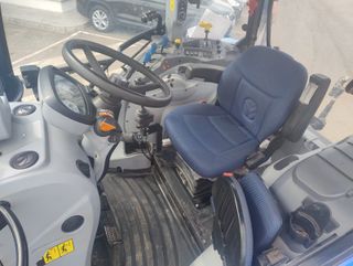 TRACTOR New Holland T5.120 + Pala
