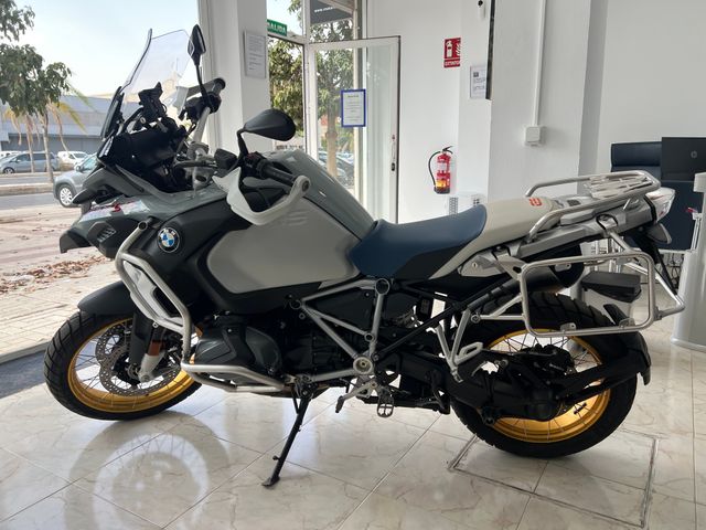 BMW R1250 GS Adventure mletas incluidas