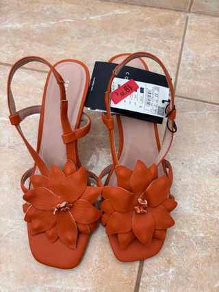 Sandalias tacón bajo color naranja talla 37