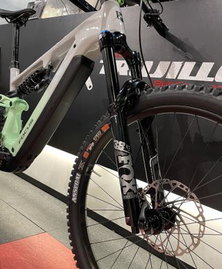 FOCUS SAM2 6.8 800Wh Gris o Verde Todas las Tallas