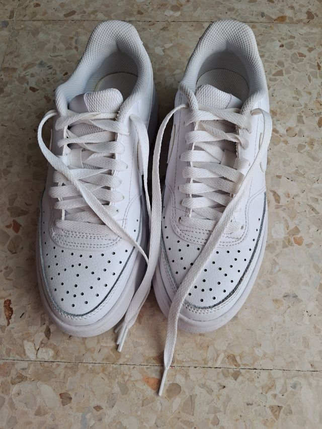 Zapatillas Nike blancas - Talla EUR 39