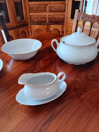 Vajilla porcelana Thun seminueva