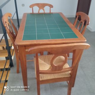 Mesa madera+4 sillas - Azulejos verdes