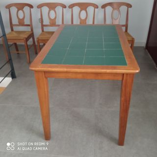 Mesa madera+4 sillas - Azulejos verdes