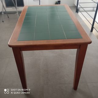 Mesa madera+4 sillas - Azulejos verdes