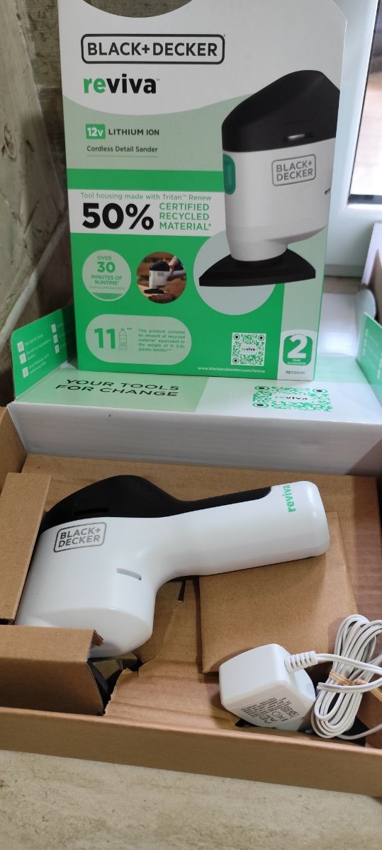 Lijadora Black+Decker Reviva 12V