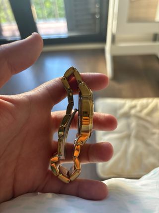 Reloj dorado Mark Maddox mujer