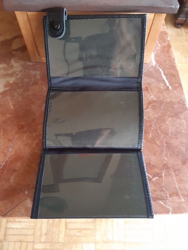 Billetera Piel Marrón muy oscuro.