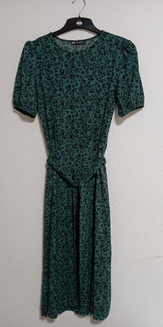 Vestido Zara midi flores verde