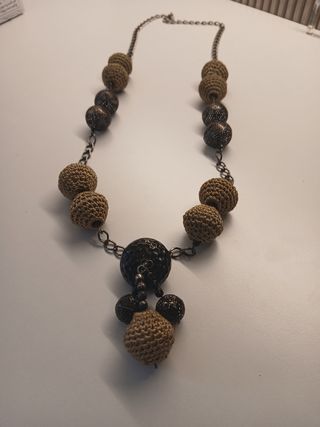 Collar con cuentas - marrón y negro