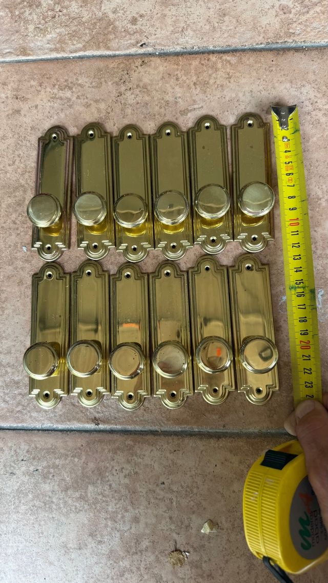 12 Tiradores dorados para armario