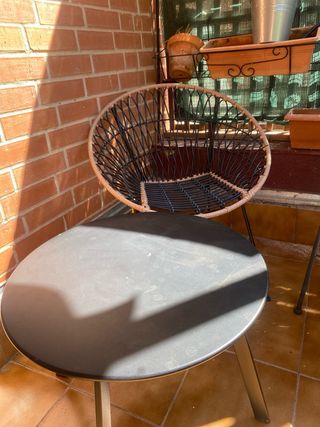 Poltrone da terrazza, tavolo e moquette Maison du Monde