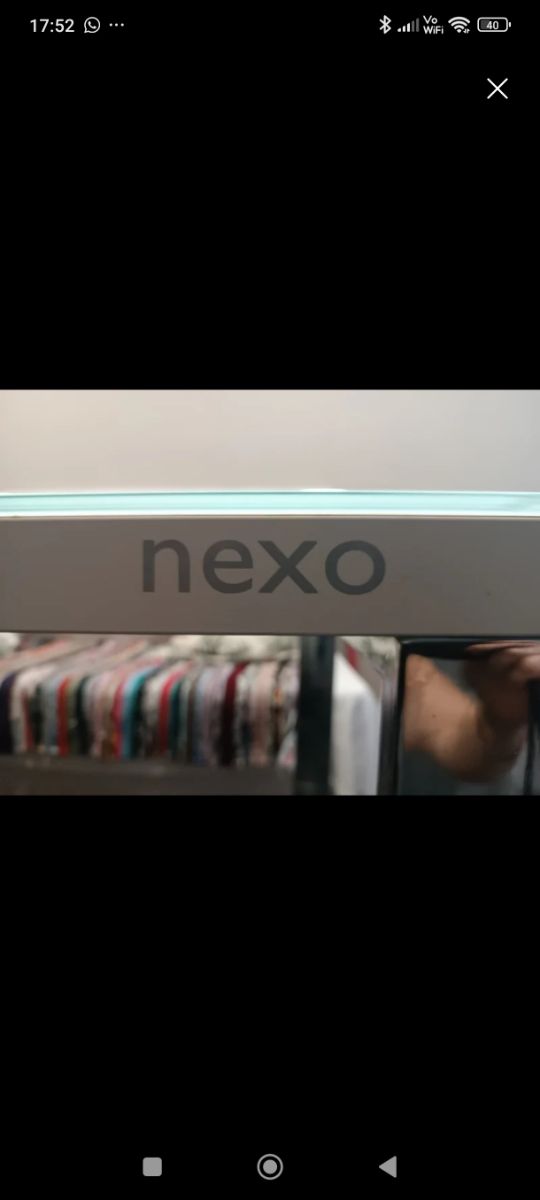 Mesa blanca de cocina - metal